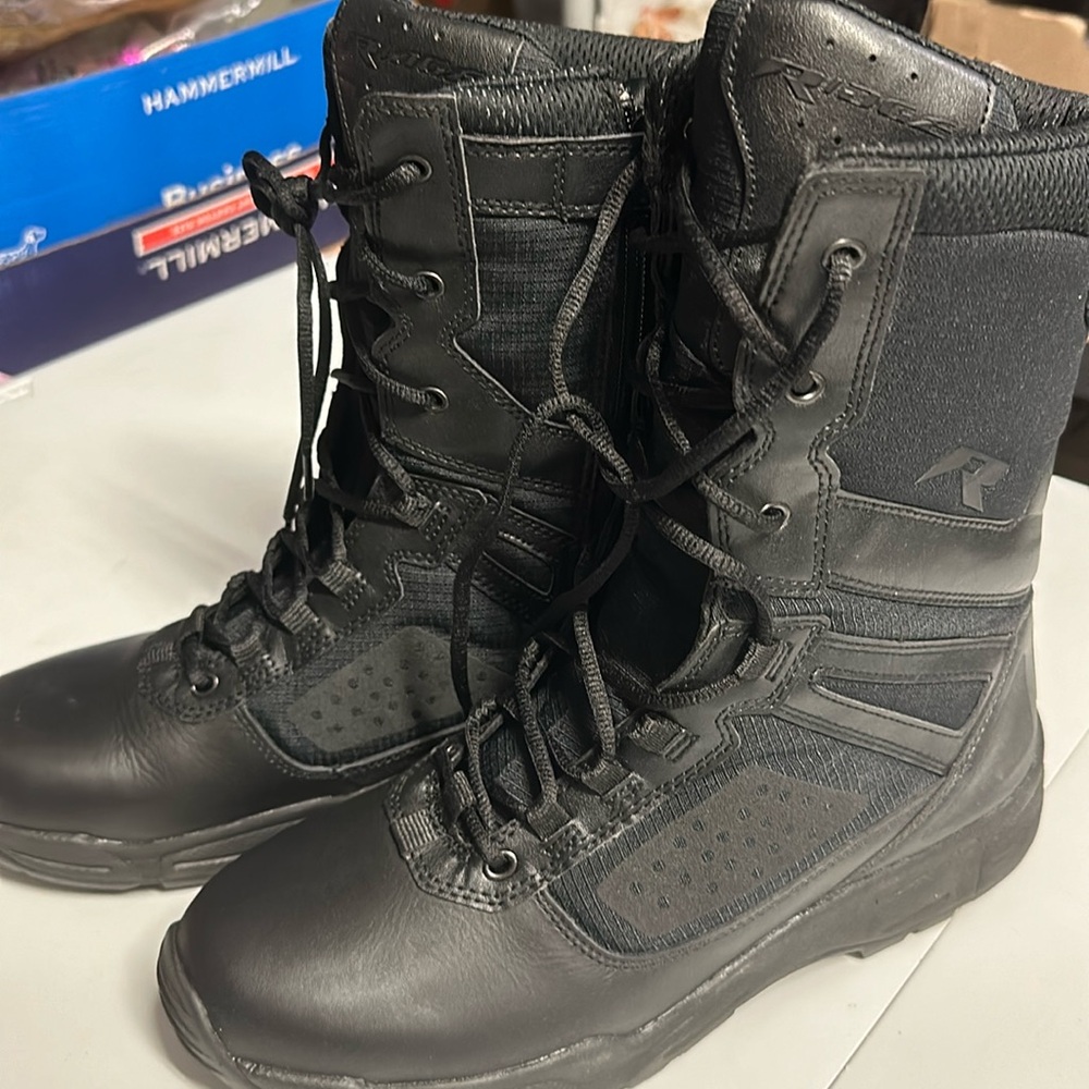 Tactical boots. NEW